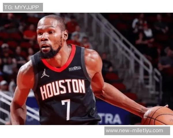 谢泼德与杜兰特击掌庆祝打得可以的默契配合引发全场欢呼 谢泼德与杜兰特击掌庆祝打得可以的默契配合引发全场欢呼