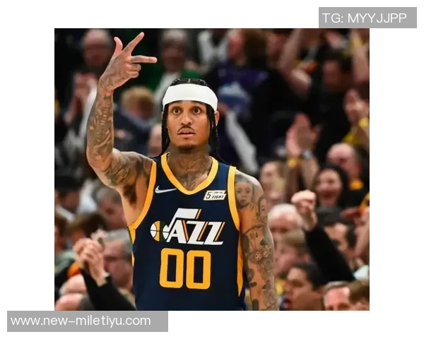 福克斯第三节火力全开7投6中狂砍16分上半场表现平平仅得4分