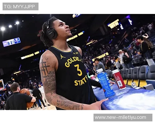 理查德成为球队历史第三位新秀单场30分5三分与库里穆迪并肩前行