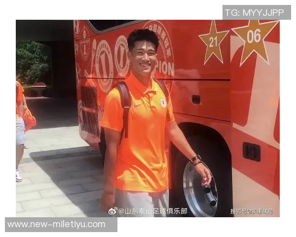 泰山小将彭啸庆祝20岁生日中超首秀成最珍贵礼物感谢韩鹏指导的信任与支持